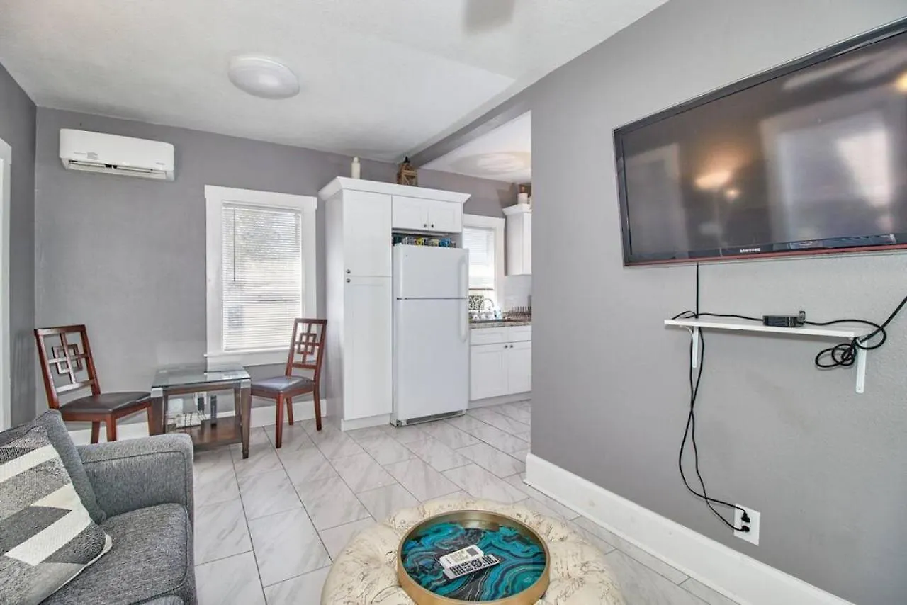 Gorgeous Loft Apartment Centrally Located Tampa